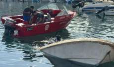 الدفاع المدني: انتشال زورق للصيد كان قد غرق في ميناء المنارة- رأس بيروت