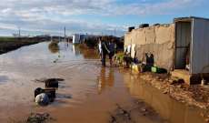 دخول مياه الأمطار والسيول إلى 4 مخيمات للنازحين في سهل عكار 