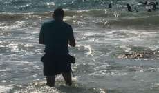 الدفاع المدني: إنقاذ غريقين مقابل شاطئ القليلة في صور