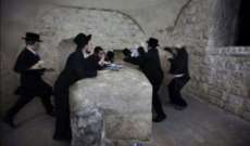 مستوطنون يقتحمون "قبر النبي يوسف" بنابلس بحماية من الجيش الاسرائيلي
