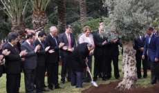 الرئيس عون يترأس احتفال غرس "الشجرة المليون" في حديقة القصر الجمهوري 