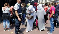 الشرطة الفرنسية اعتقلت 10 سيدات لإرتدائهن البوركيني على شواء كان