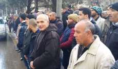 النشرة: موظفو "ميموزا" يعتصمون أمام قصر العدل بزحلة مطالبين بإطلاق سراح صاحب المعمل