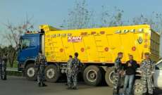 النشرة: القوى الأمنية منعت اصحاب الشاحنات من قطع طريق الزهراني 