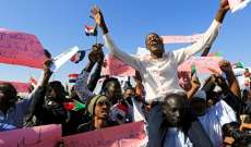 رويترز: قوات أمن سودانية بملابس مدنية تعتقل محتجين وسط الخرطوم