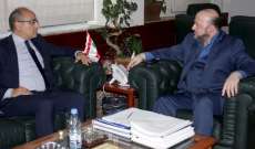 الرياشي عرض الأوضاع العامة مع سفير تونس والتقى نقابة شعراء الزجل 