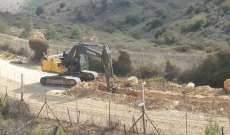  النشرة: جرافات اسرائيلية تحفر خندقا على طول الحدود مقابل العديسة 