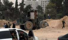 الجيش السوري يفكك العبوات الناسفة والألغام على الطريق المؤدي لبلدة عربين