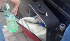 النشرة: العثور على طفلة رضيعة في حقيبة سفر على كورنيش صيدا البحري