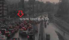 حركة المرور كثيفة على جسر انطلياس باتجاه جل الديب بسبب حادث تصادم 