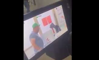فيديو يظهر شخصاً يراقب احدى الناخبات اثناء إقتراعها في النبطية