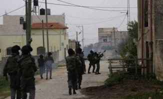 الجيش الإسرائيلي يقتل فلسطينيا بعيار ناري في مخيم العروب