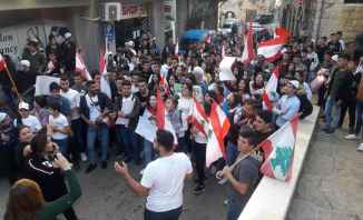 النشرة: مسيرة طالبية جابت شوارع مدينة حاصبيا
