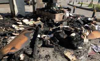 مجهولون احرقوا مكتبة محمد المغربي تحت جسر الفيات