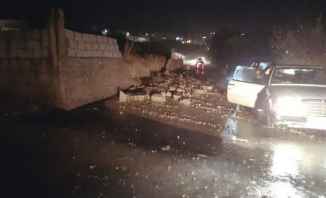 رئيس بلدية مجدل عنجر يناشد المعنيين بالمساعدة لازالة السيول