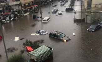 تجمع للمياه وغرق السيارات في منطقة السلطان ابراهيم نتيجة الامطار