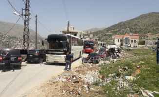  وصول موكب الحافلات الى مشارف بلدة شبعا لنقل النازحين السوريين