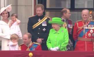الملكة إليزابيث وبخت الأمير ويليام أمام الناس