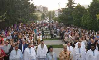آلاف المصلين استقبلوا ذخائر القديسة ريتا في زحلة