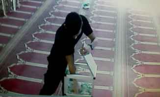 سرقة صندوق الصدقات من مسجد في بلدة كفرحتى في اقليم التفاح