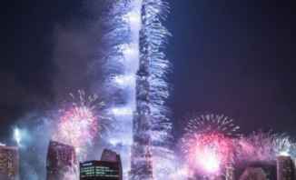 الإمارات تبهر العالم باستقبالها للعام 2016 رغم الحريق بفندق "العنوان"