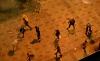  شرطة فرنسا تطلق الغاز المسيل للدموع لتفريق الحشود في الشانزليزيه