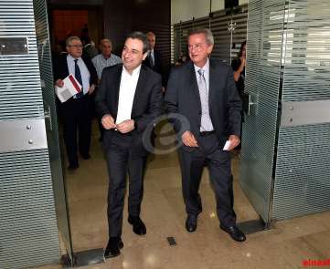 مؤتمر صحفي مشترك بين حاكم مصرف لبنان ووزير الصناعة ورئيس جمعية الصناعيين