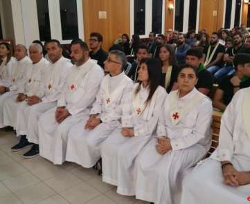 رعية مار فرنسيس تحيي رتبة سجدة الصليب في دبي