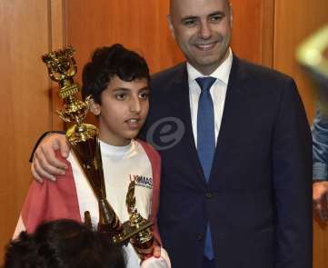 غسان حاصباني يستقبل أطفال لبنان الذين احرزوا المراكز الاولى في المسابقة الدولية للحساب الذهھني الفوري 
