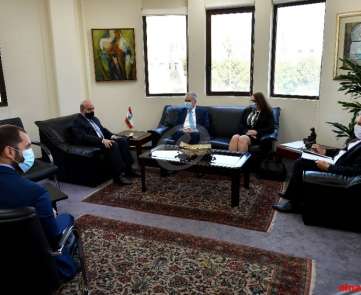 لقاء بين وزيرالخارجية والسفير السوري