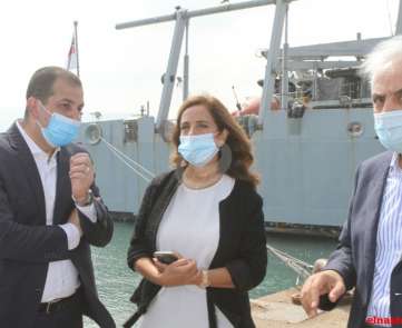 جولة وزيرة الدفاع زينة عكر في مرفأ بيروت 