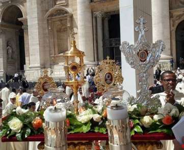  قداس تطويب البابا لأربعة قديسات فلسطينيات