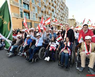 العرض المدني لمناسبة الاستقلال في ساحة الشهداء