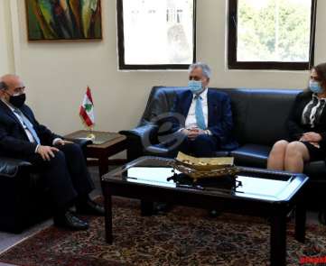 لقاء بين وزيرالخارجية والسفير السوري