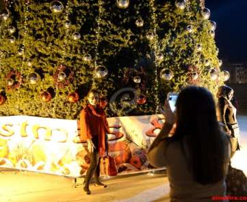 اضاءة شجرة الميلاد في ساحة الشهداء في بيروت