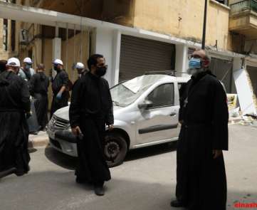 الرهبانية المارونية تساعد بإزالة الأنقاض في بيروت 