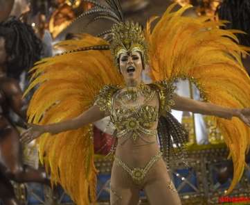 عروض السامبا في مهرجانات ريو دي جانيرو