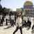 "وفا": مئات المستوطنين اقتحموا المسجد الأقصى بحماية الشرطة الإسرائيلية
