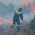 السيطرة على الحرائق التي اشتعلت في أحراج وأشجار بلدة القطراني إثر قصف إسرائيلي