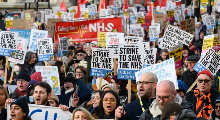 الممرضون في بريطانيا بدأوا إضرابا جديدا للمطالبة بزيادة الأجور