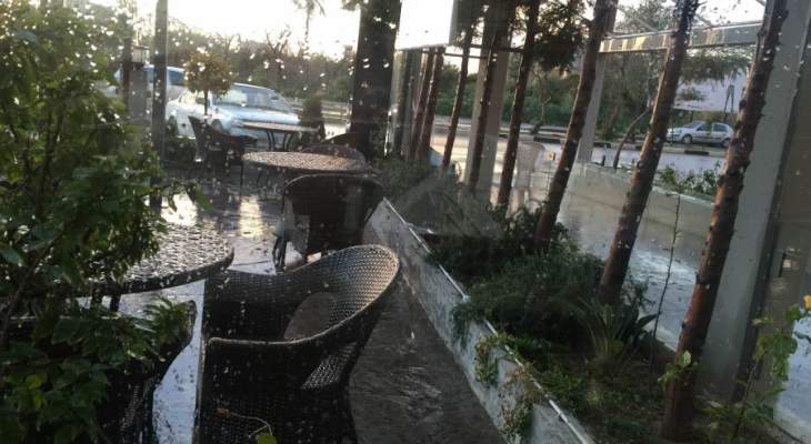 النشرة: طرابلس تشهد امطارا غزيرة مترافقة مع صواعق الرعد والبرق 