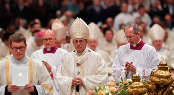 البابا فرنسيس ترأس قداس عيد الفصح في كنيسة بازيليك القديس بطرس