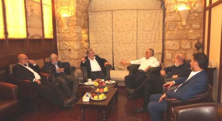 النخالة يلتقي عدداً من قادة الفصائل الفلسطينية في بيروت