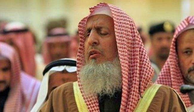 مفتي السعودية حذر المجتمع السعودي من دعوات مشبوهة تحرضهم على حكومتهم
