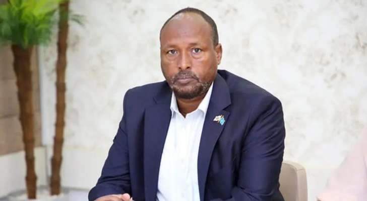مقتل وزير العدالة الصومالي ونجله بإنفجار لغم أرضي