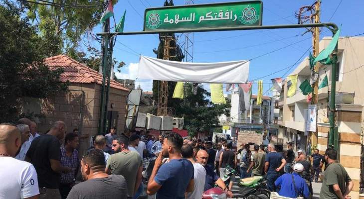 النشرة: اقفال مدخل مخيم البرج الشمالي احتجاجا على قرار منع الفلسطينيين من العمل