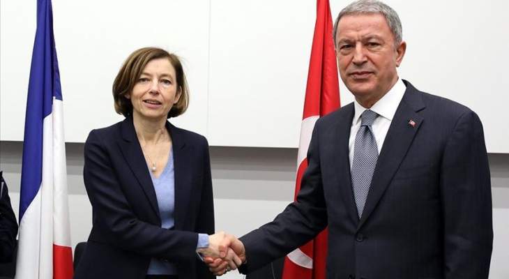 وزيرا دفاع تركيا وفرنسا بحثا بالتعاون العسكري بين البلدين وبملفي سوريا وليبيا 