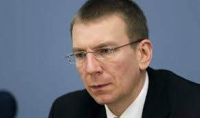 خارجية لاتفيا: طردنا دبلوماسيين روس لأنهم خالفوا الأعراف الدبلوماسية