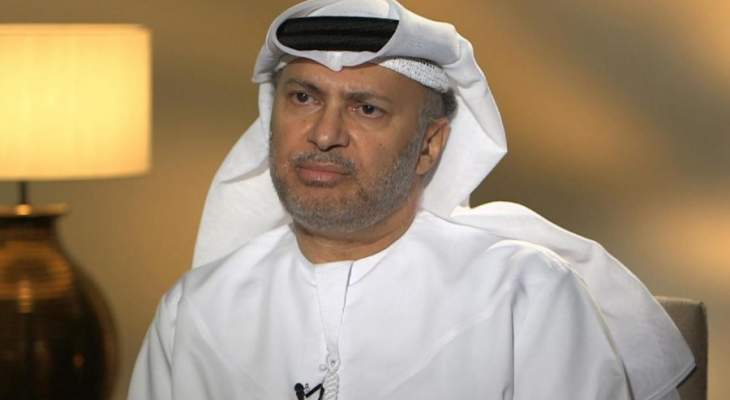 قرقاش يطالب قطر بعدم تسييس الحج ويشييد بالدعوة السعودية