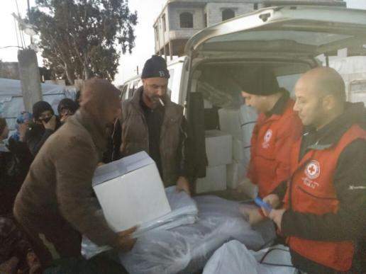 الصليب الأحمر قدم مساعدات لنازحين احترقت خيمهم في عكار